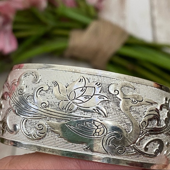 Unsigned Silver-tone Ornate Lotus Flower Peacock 1.25” Open Cuff Bangle Bracelet - Picture 9 of 12